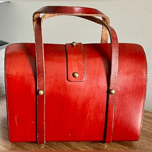 Vintage Etienne Aigner ‘Antic Red’ Leather Turnlock Satchel with Original Tags - Picture 3 of 13